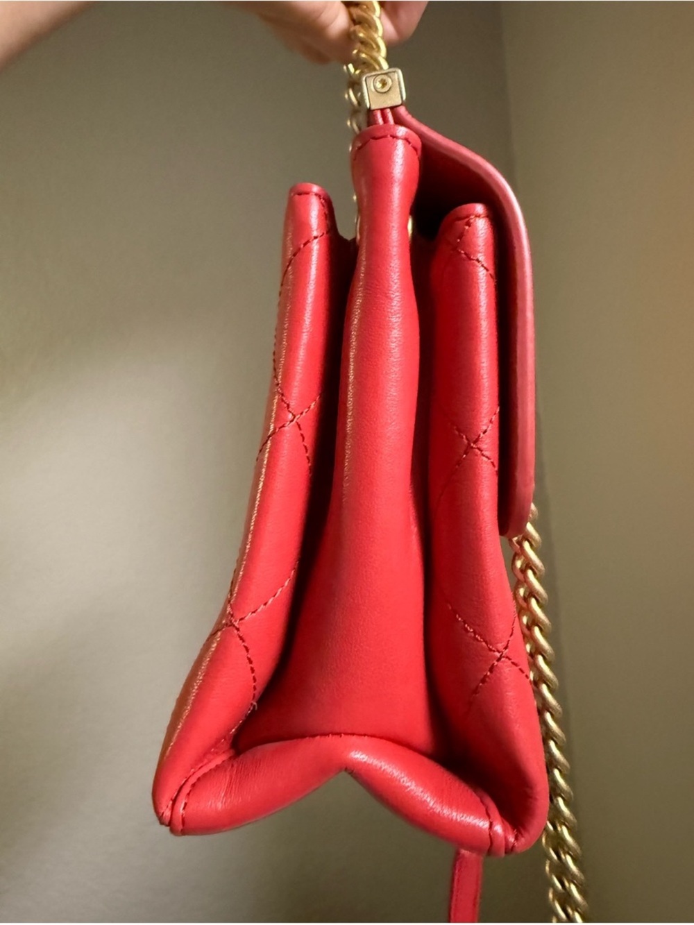 CHANEL Red Quilted Leather Shoulder Bag with Gold Hardware - Picture 3 of 14